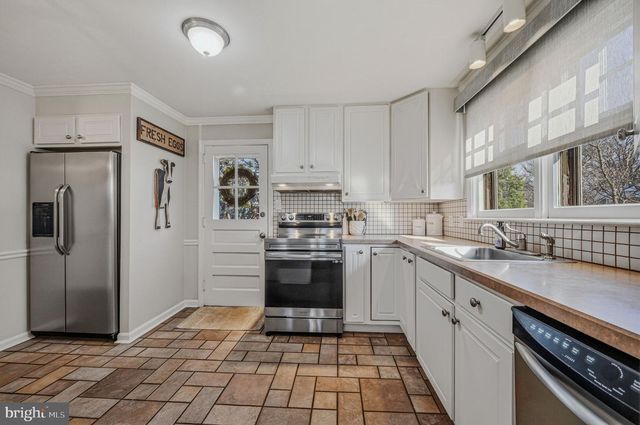 103 WAVERLY RD, Wilmington, DE 19803