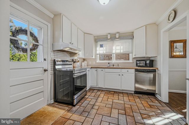 103 WAVERLY RD, Wilmington, DE 19803