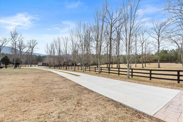 456 E Valley Road, Rydal, GA 30171