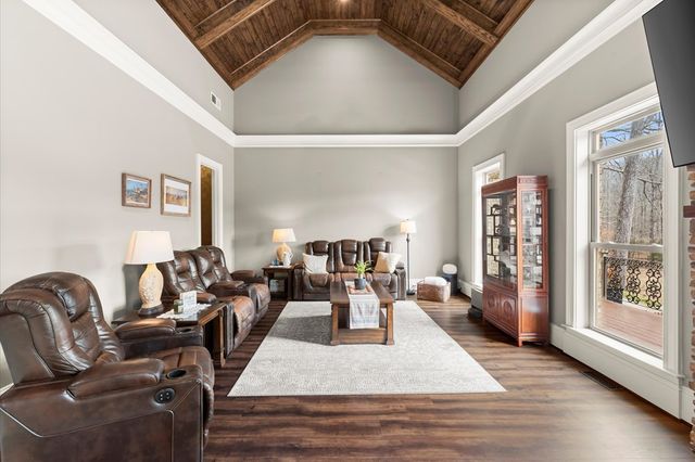 456 E Valley Road, Rydal, GA 30171