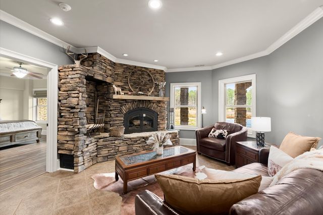 456 E Valley Road, Rydal, GA 30171