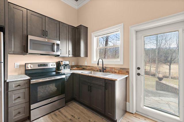 456 E Valley Road, Rydal, GA 30171