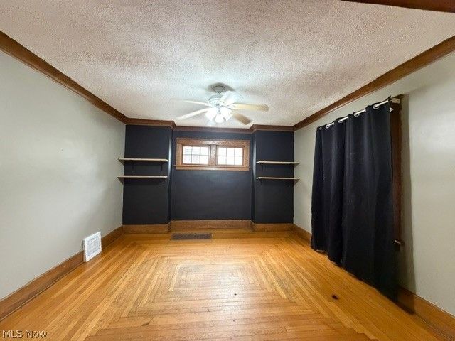 379 Homewood Avenue SE, Warren, OH 44483