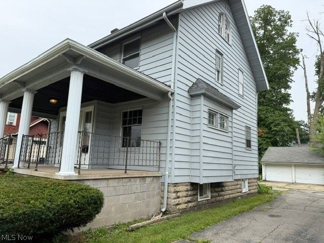 379 Homewood Avenue SE, Warren, OH 44483
