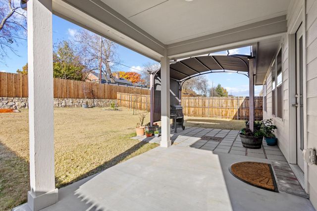 522 Castle, Sherman, TX 75092