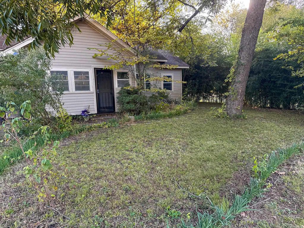 1813 Tyler Street, Conway, AR 72032