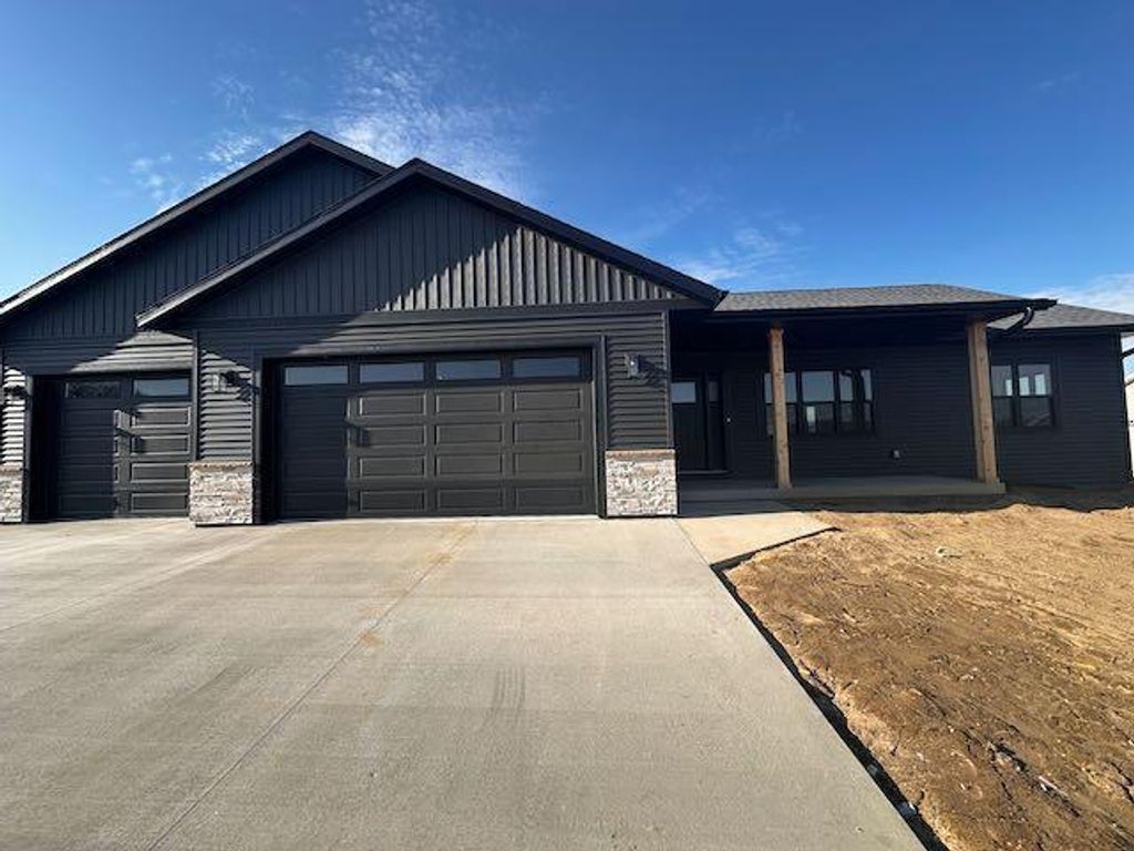 1328 Academy DRIVE, Holmen, WI 54636