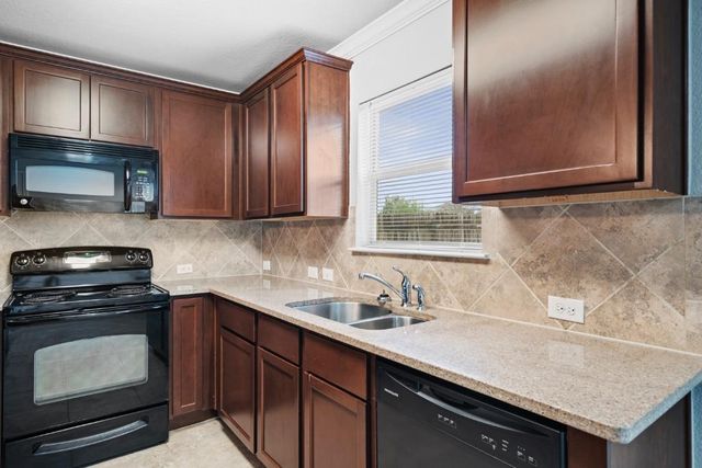 7204 Outfitter DR, Austin, TX 78744