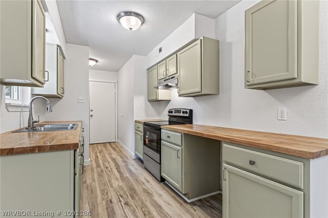 3220 S 16th Street, Fort Smith, AR 72901
