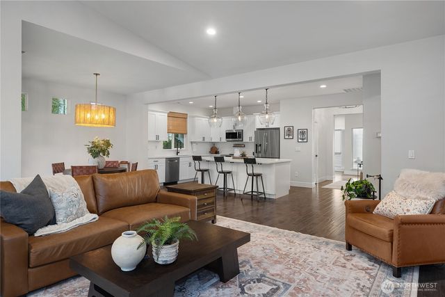 382 E Buck Street, Mccleary, WA 98557