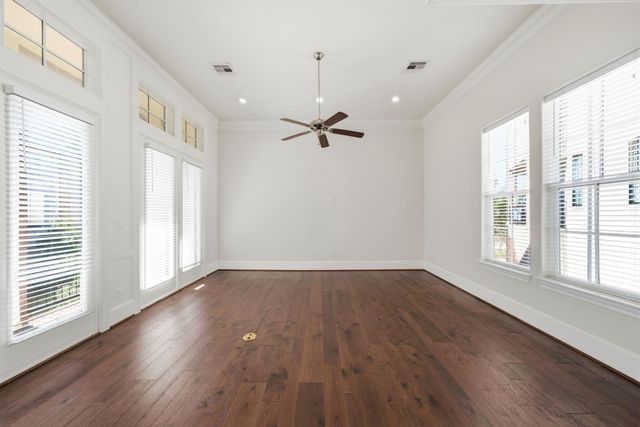 9452 London Bridge Station, Houston, TX 77045