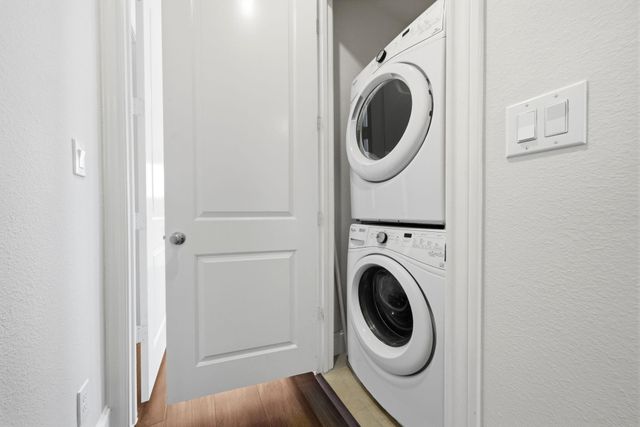 9452 London Bridge Station, Houston, TX 77045