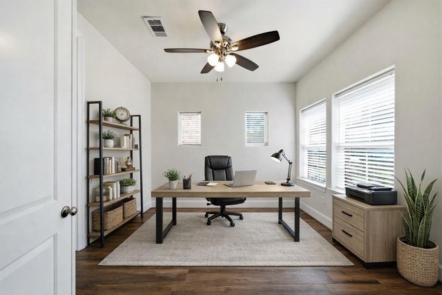 9452 London Bridge Station, Houston, TX 77045