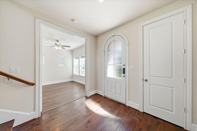 9452 London Bridge Station, Houston, TX 77045