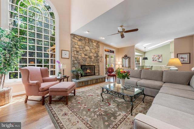2028 SPRING BRANCH DR, Vienna, VA 22181