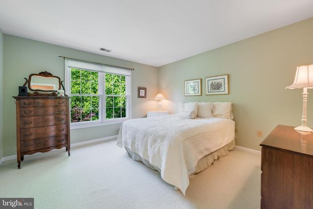2028 SPRING BRANCH DR, Vienna, VA 22181