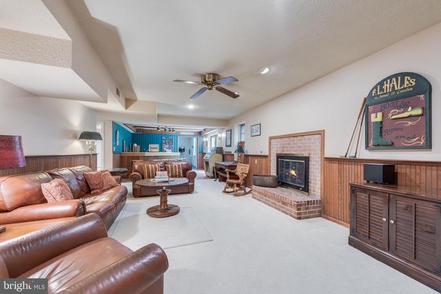 2028 SPRING BRANCH DR, Vienna, VA 22181