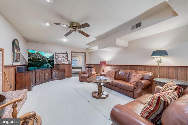 2028 SPRING BRANCH DR, Vienna, VA 22181