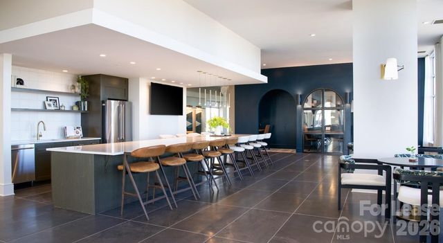 4300 Sharon Road E, Charlotte, NC 28211