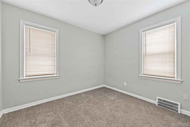 20508 Kenosha Street, Harper Woods, MI 48225