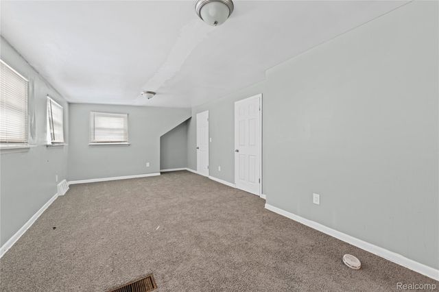 20508 Kenosha Street, Harper Woods, MI 48225