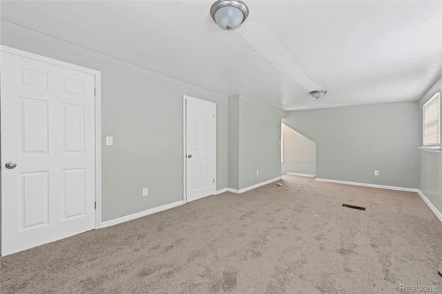 20508 Kenosha Street, Harper Woods, MI 48225