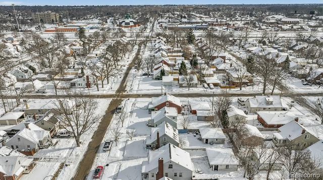 20508 Kenosha Street, Harper Woods, MI 48225