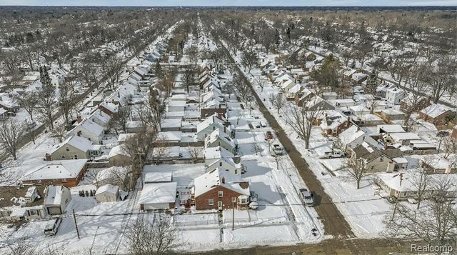 20508 Kenosha Street, Harper Woods, MI 48225