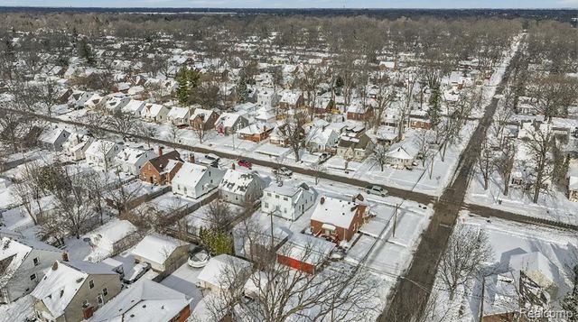 20508 Kenosha Street, Harper Woods, MI 48225