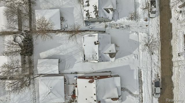 20508 Kenosha Street, Harper Woods, MI 48225