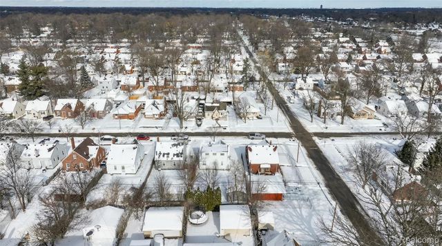 20508 Kenosha Street, Harper Woods, MI 48225