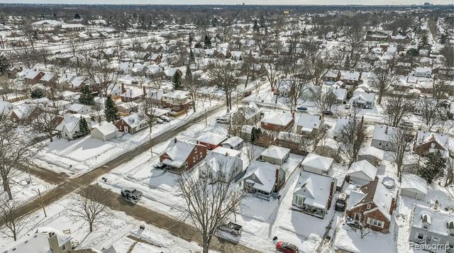 20508 Kenosha Street, Harper Woods, MI 48225