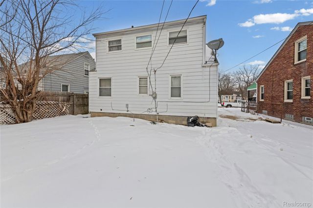 20508 Kenosha Street, Harper Woods, MI 48225