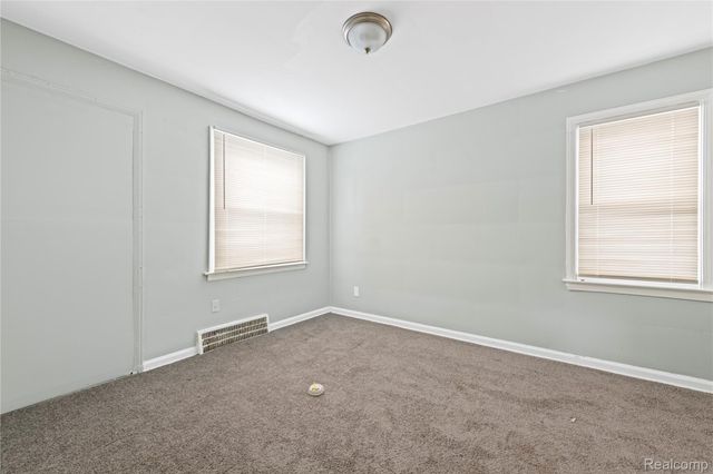 20508 Kenosha Street, Harper Woods, MI 48225