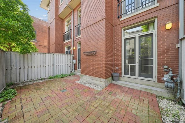11 Portland Court, St Louis, MO 63108
