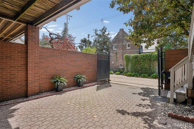 11 Portland Court, St Louis, MO 63108