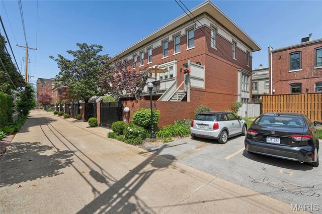 11 Portland Court, St Louis, MO 63108