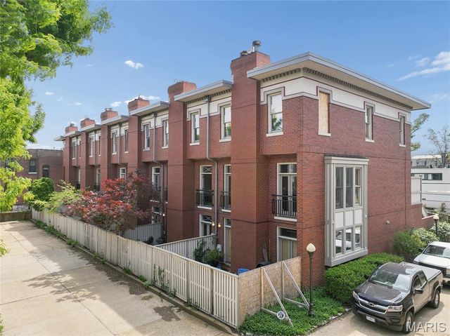 11 Portland Court, St Louis, MO 63108