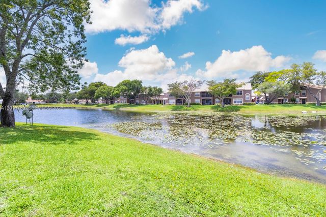 9000 NW 28th Dr 1-304, Coral Springs, FL 33065