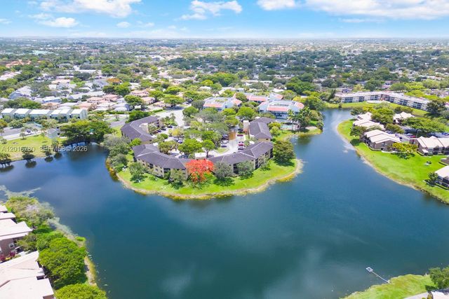 9000 NW 28th Dr 1-304, Coral Springs, FL 33065