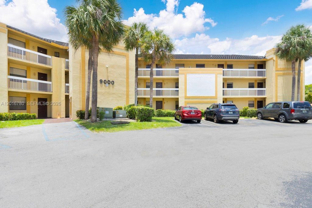 9000 NW 28th Dr 1-304, Coral Springs, FL 33065