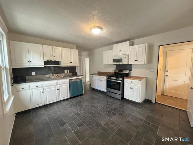 158 Beechwood Avenue 2, Torrington, CT 06790