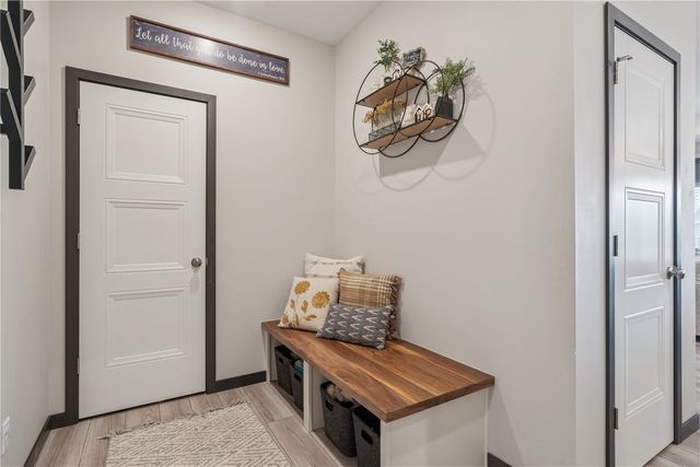 1389 Cardinal Drive, Fairfax, IA 52228