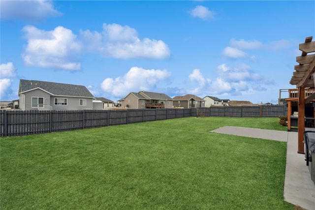 1389 Cardinal Drive, Fairfax, IA 52228