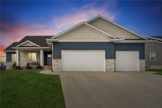 1389 Cardinal Drive, Fairfax, IA 52228