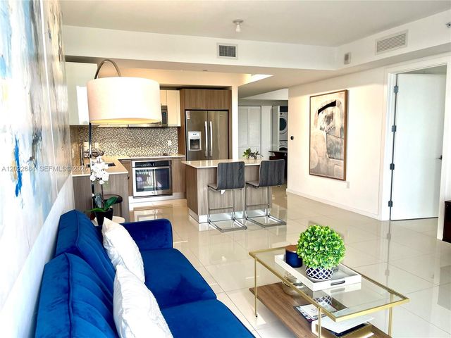 5252 NW 85th Avenue 406, Doral, FL 33166
