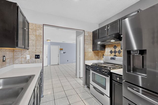 7304 Rainmaker Road SW, Albuquerque, NM 87121