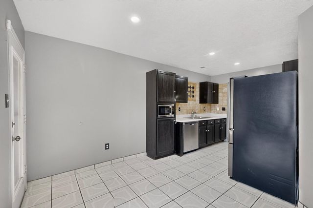 7304 Rainmaker Road SW, Albuquerque, NM 87121