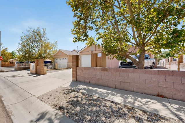 7304 Rainmaker Road SW, Albuquerque, NM 87121