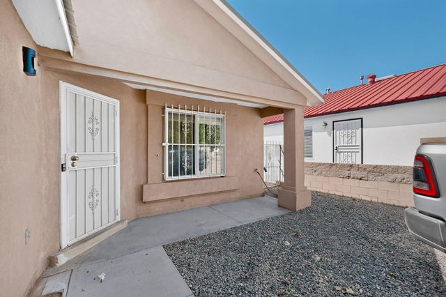 7304 Rainmaker Road SW, Albuquerque, NM 87121